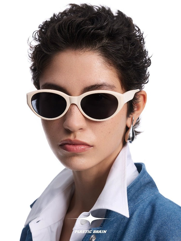 Retro Cat Eye Frame Sunglasses - Vera Lumina