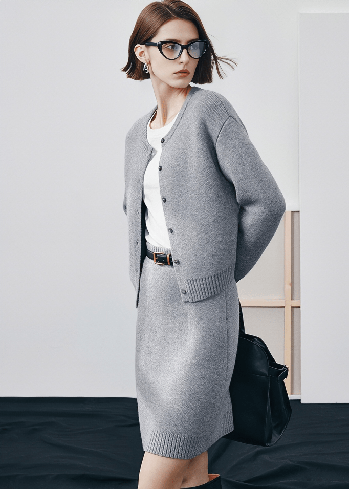 ROUND NECK CASHMERE BLEND CARDIGAN - Vera Lumina
