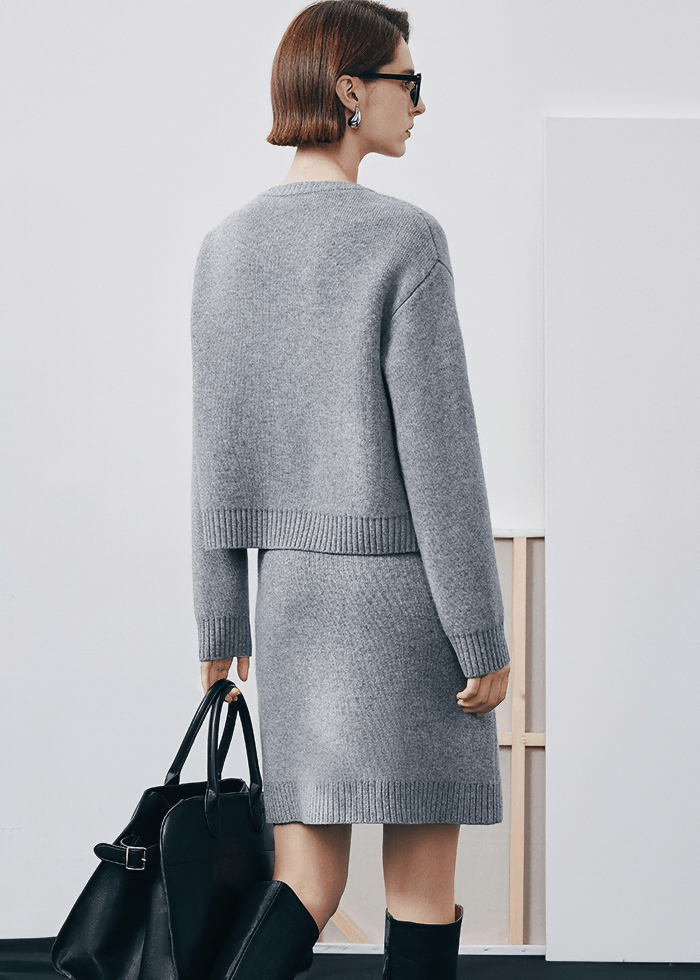 ROUND NECK CASHMERE BLEND CARDIGAN - Vera Lumina