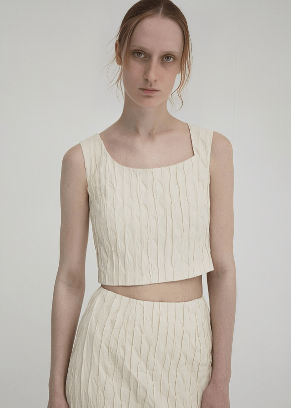 SHIRRED SQUARE NECK CROPPED CAMISOLE - Vera Lumina