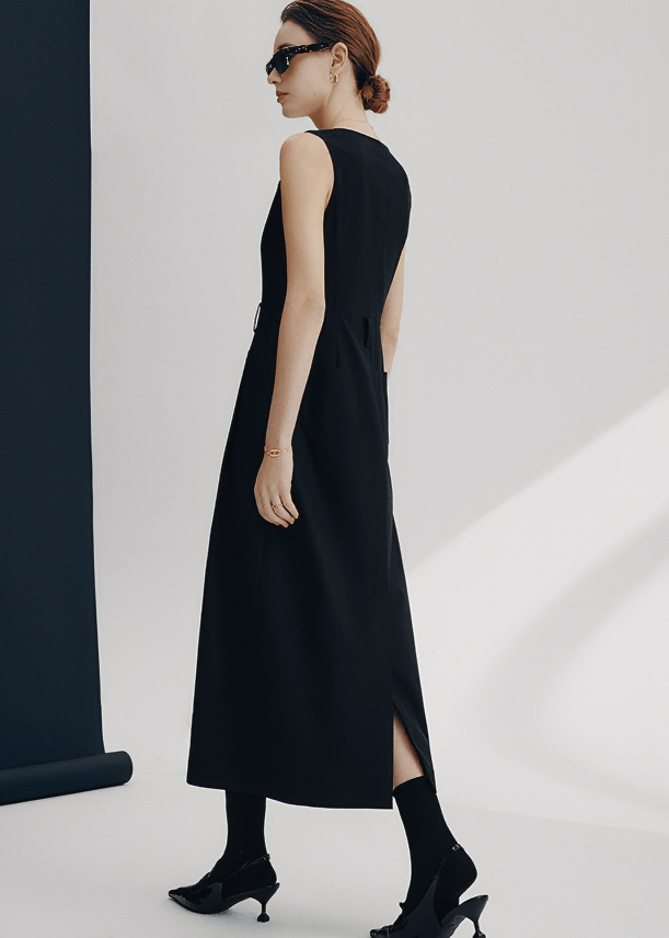 STRUCTURED UTILITY DRESS - Vera Lumina