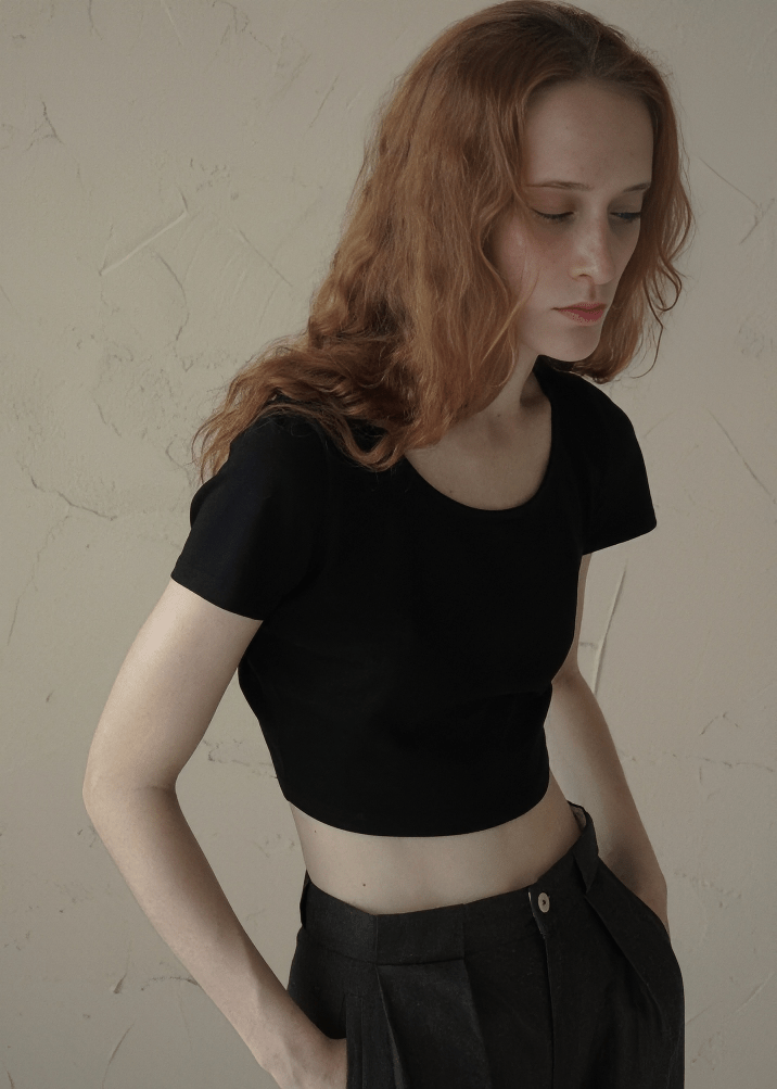TRUNCATED ESSENTIAL TEE - Vera Lumina
