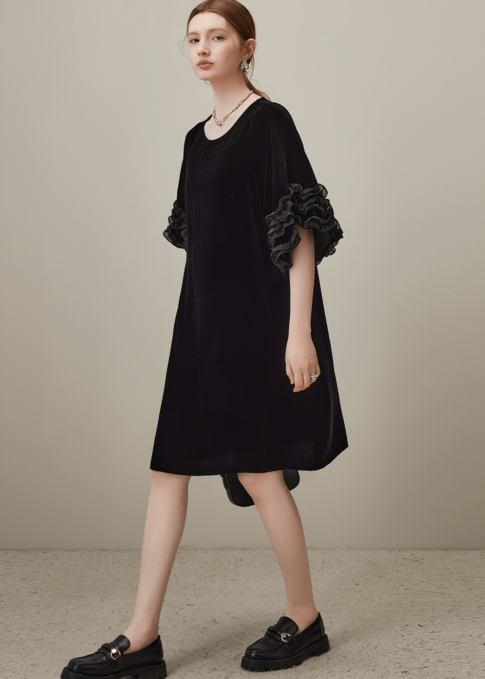 VELVET SCULPTURE SLEEVE DRESS - Vera Lumina